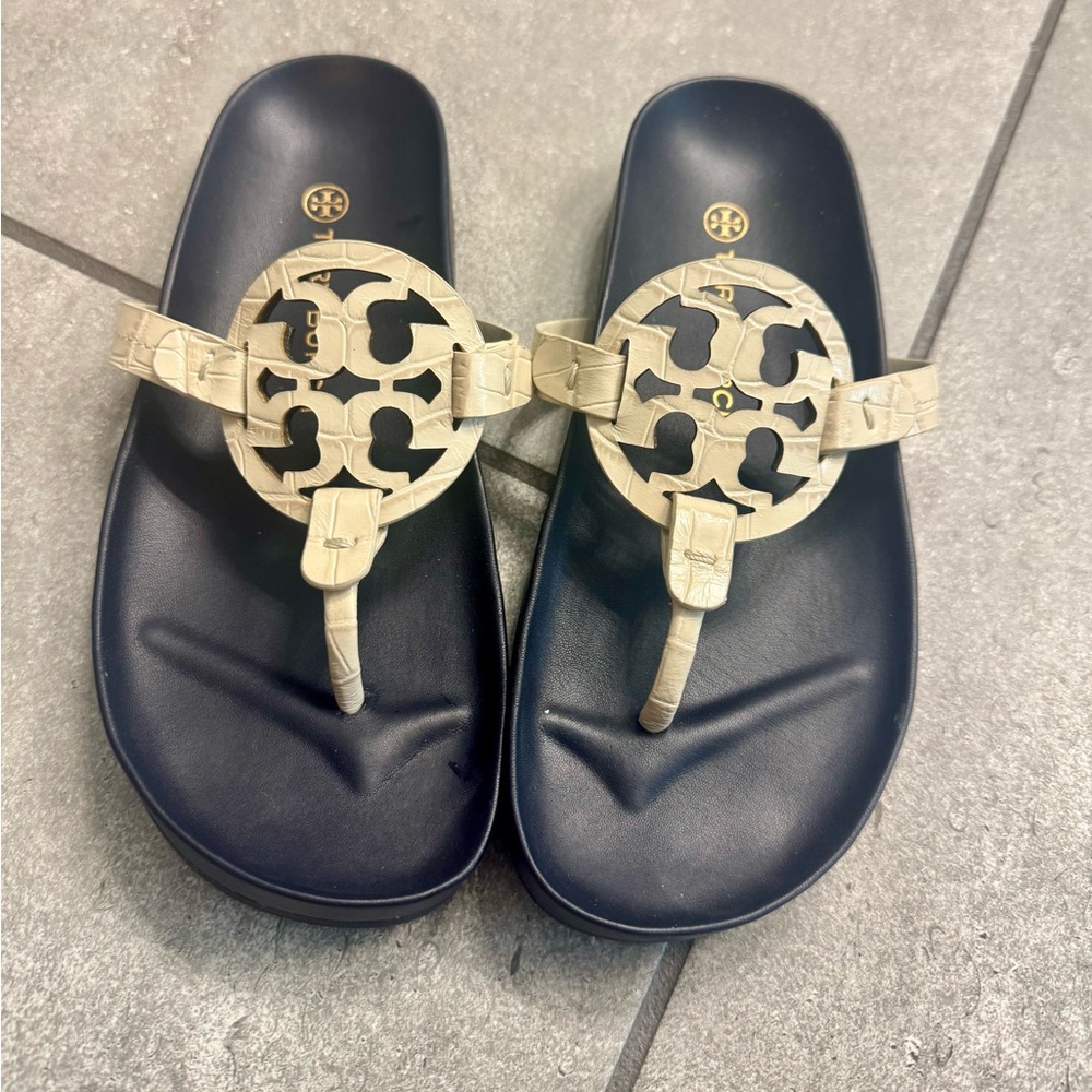 Tory Burch Cloud Millers in Ivory Croc Embossed Size 6 EEUC with Dust Bag